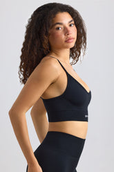 Super Sculpt Seamless Scoop-Neck Sports Bra in Black