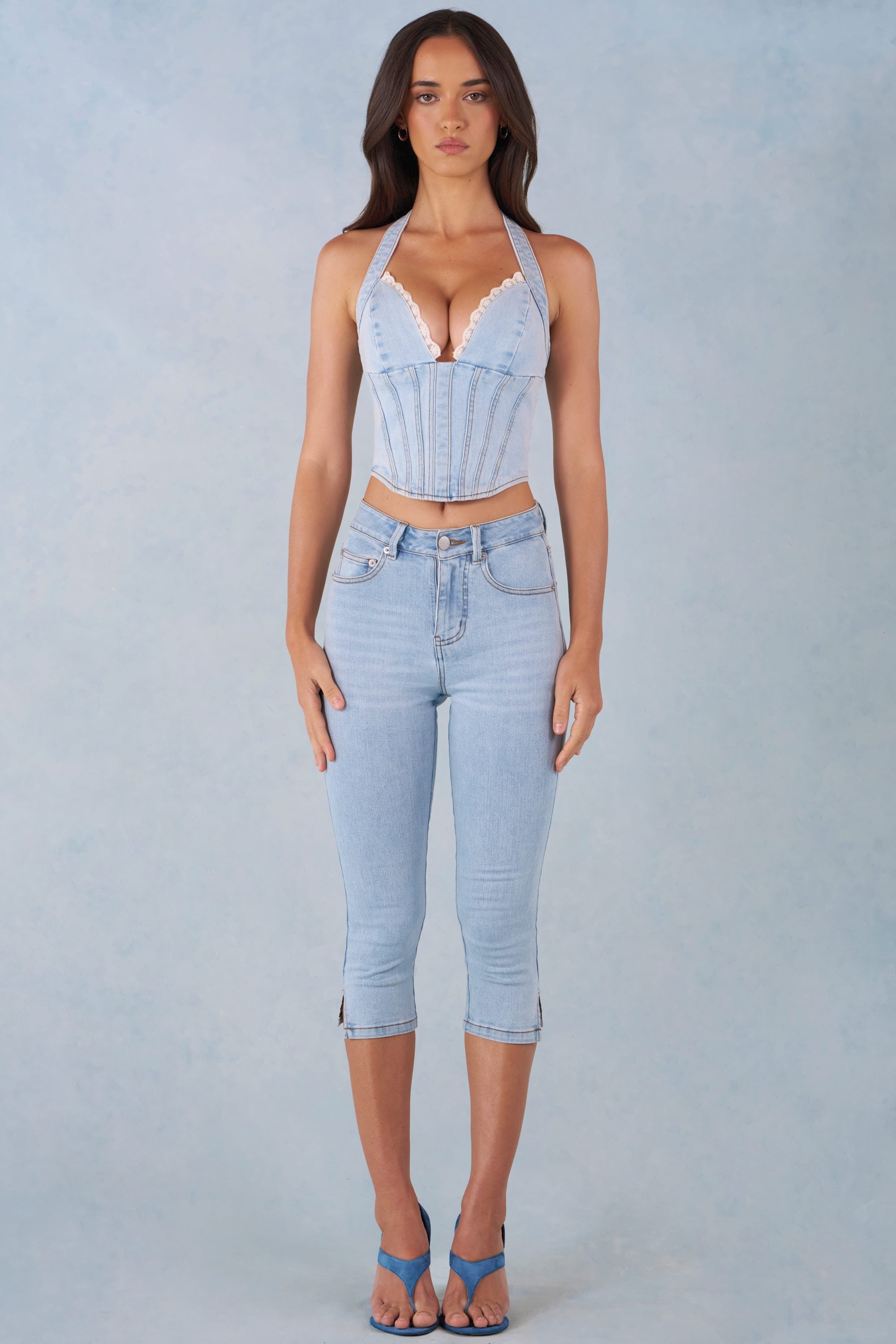 Mid-Rise Denim Capri Jeans in Light Denim