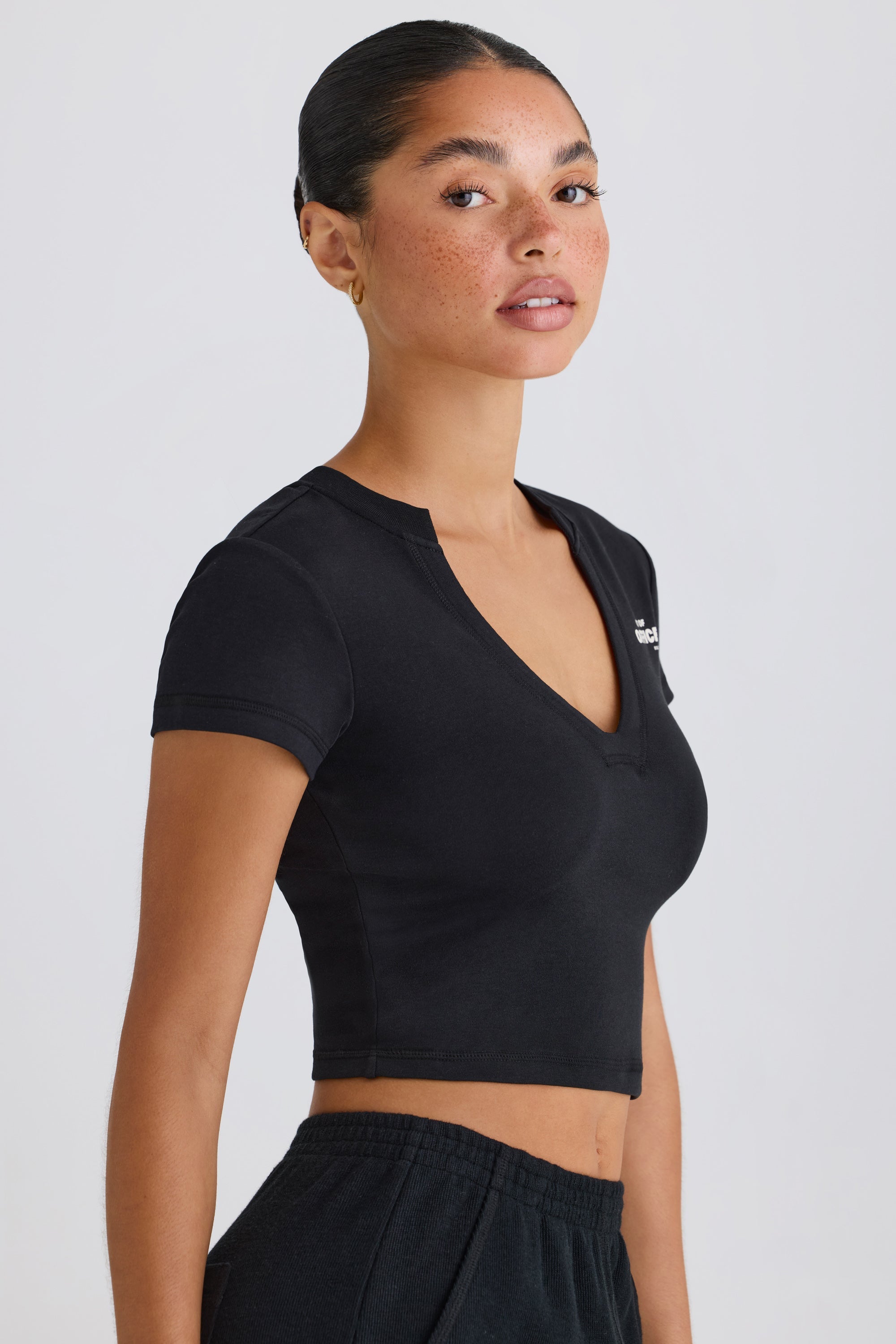 Stretch Cotton Jersey Graphic Print Cropped T-Shirt in Black